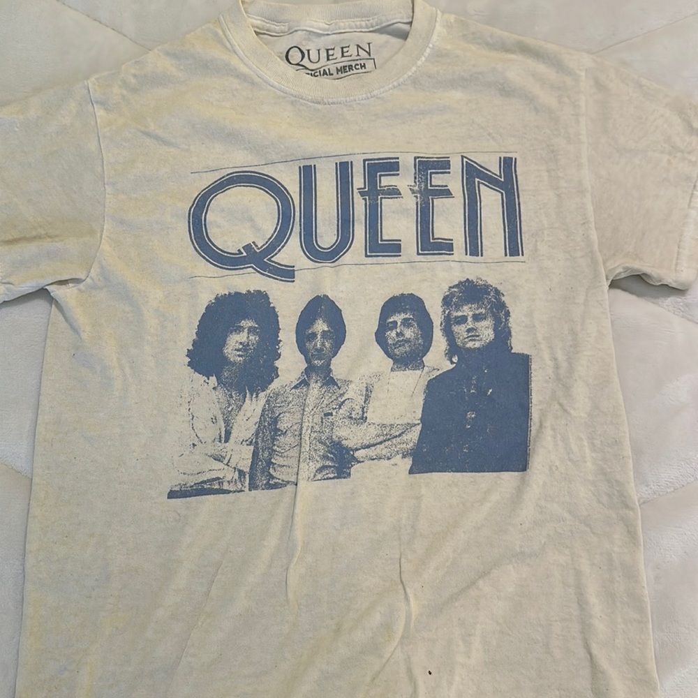Queen merch shirt